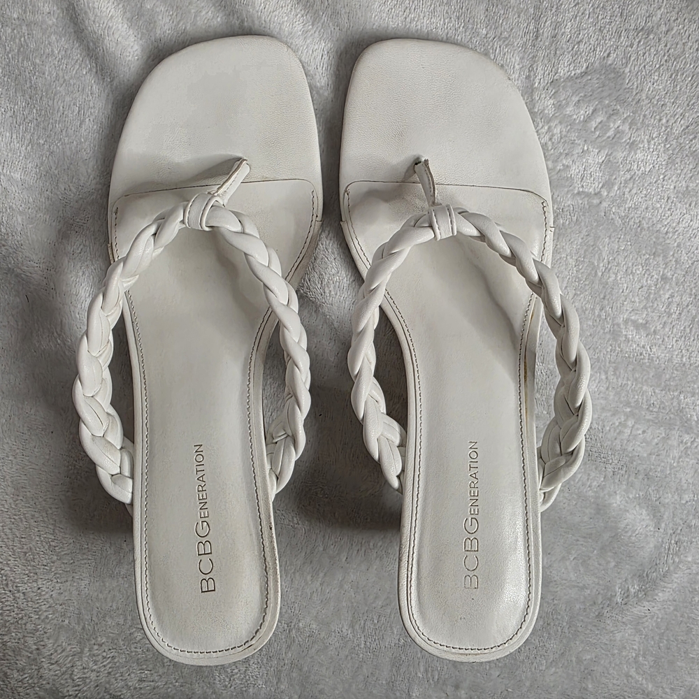 BCBGeneration White Slide Sandals with Braided Straps Size 8.5 (SEE DESCRIPTION)